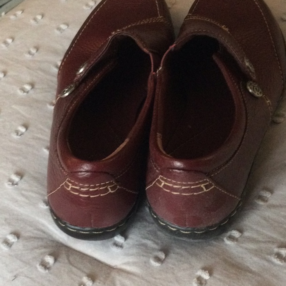 Shoes - Picture 4 of 5